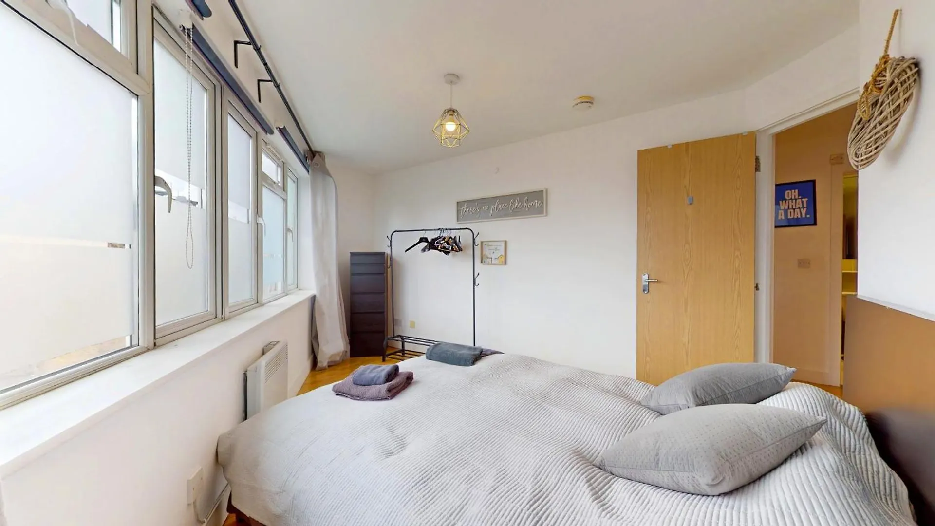 2 Bedroom Flat 1 Stop From London Bridge 0*,  Reino Unido