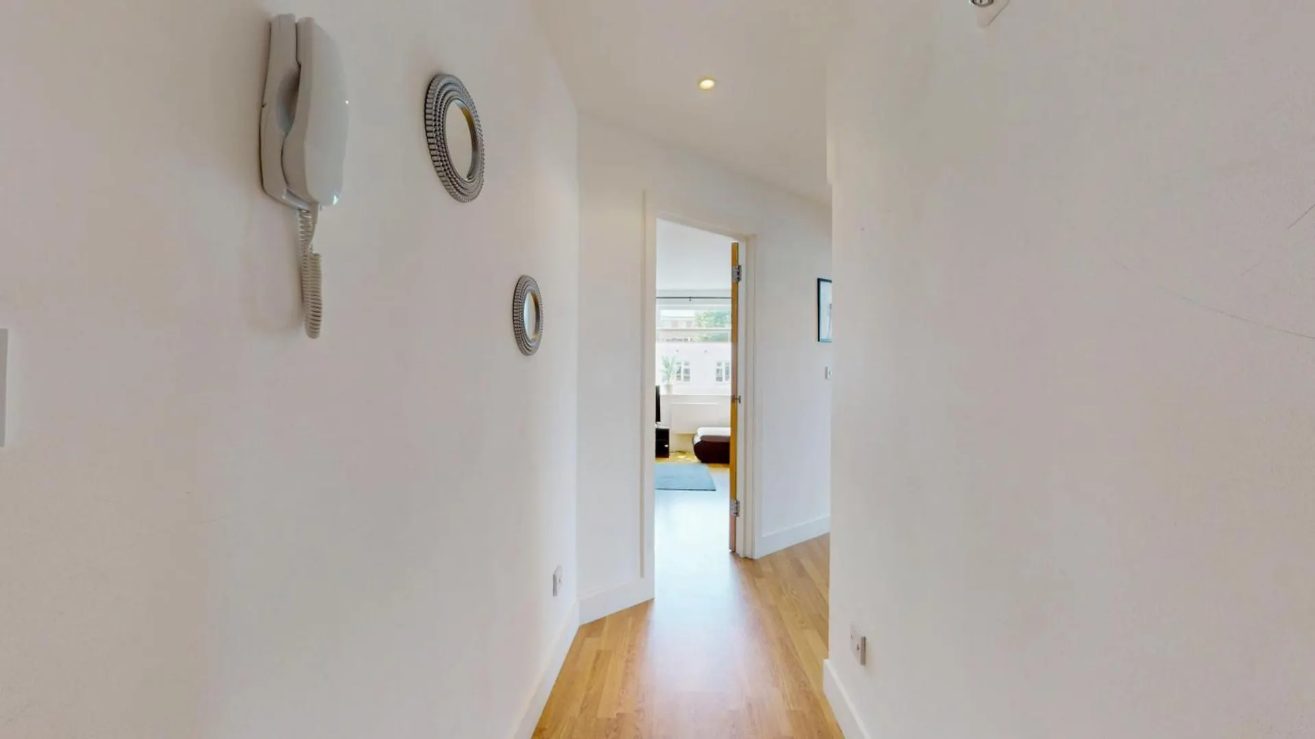 2 Bedroom Flat 1 Stop From London Bridge